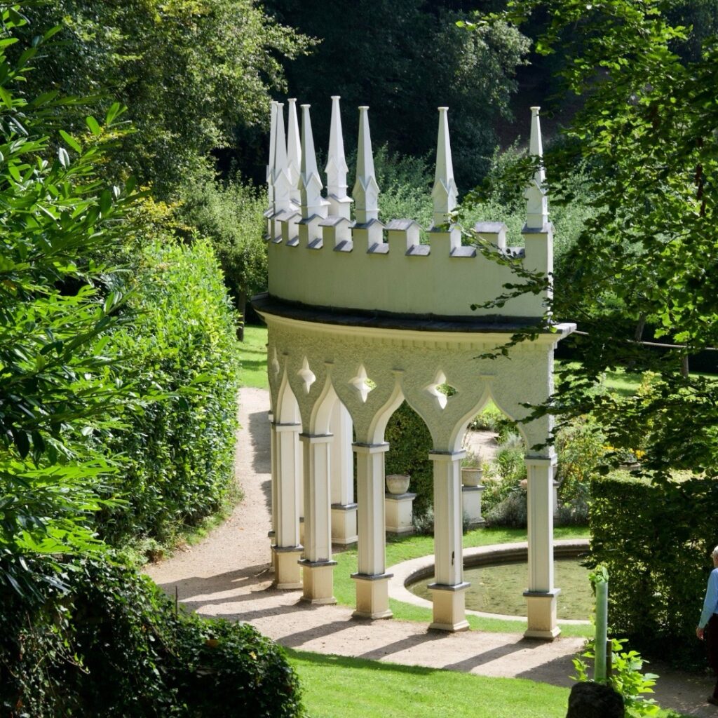 Roccoco GArdens in painswick